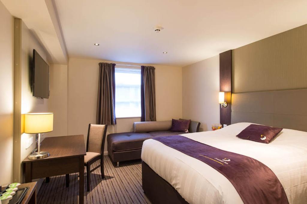 Premier Inn Southampton West Ower Extérieur photo