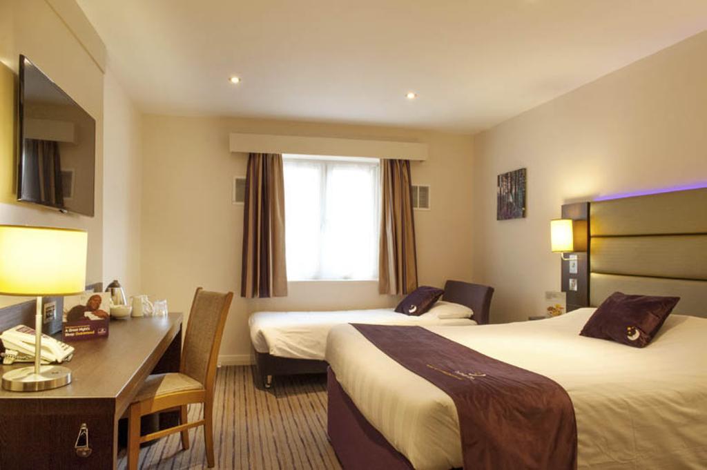Premier Inn Southampton West Ower Extérieur photo