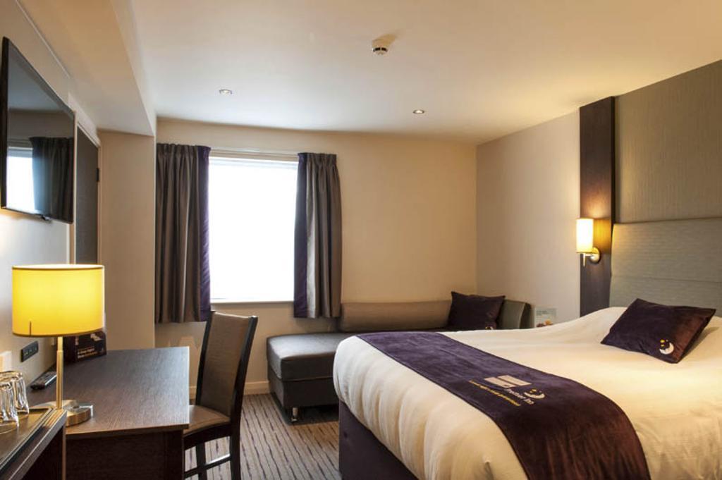 Premier Inn Southampton West Ower Extérieur photo
