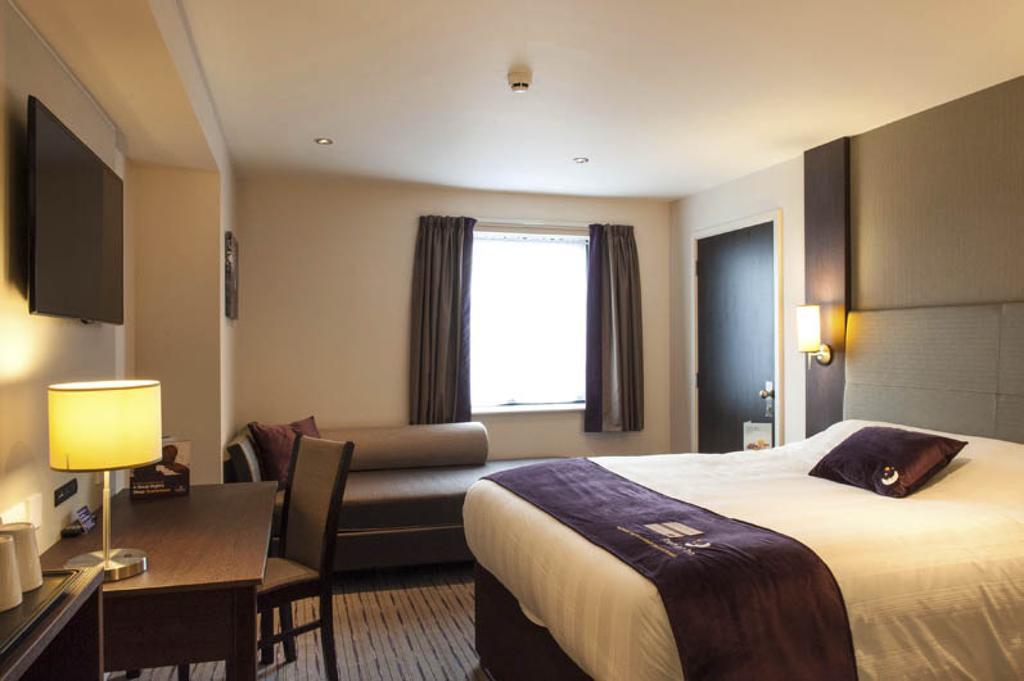 Premier Inn Southampton West Ower Extérieur photo